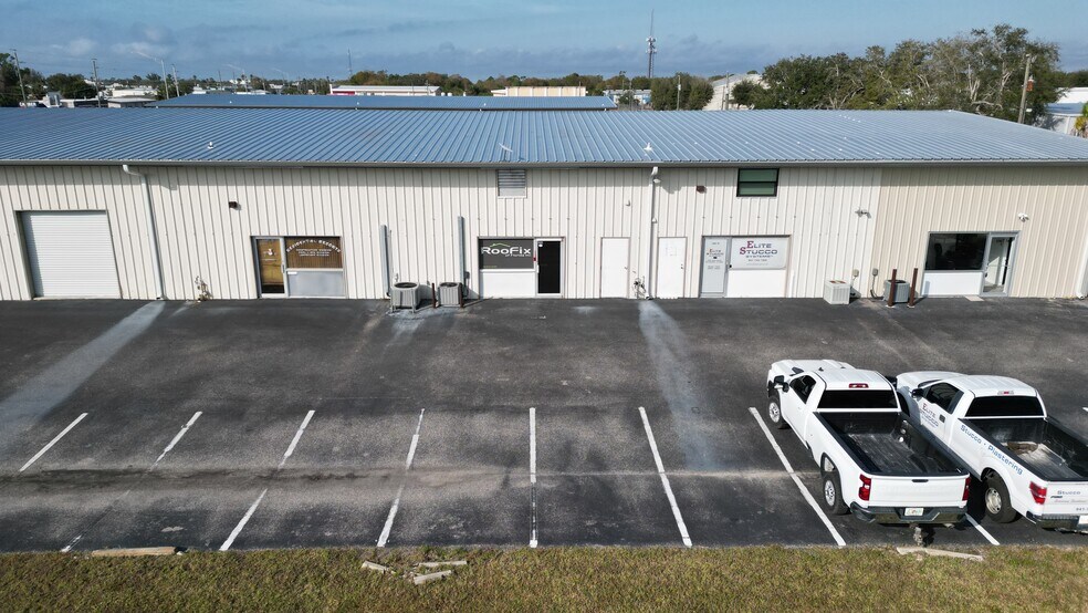 23375 Janice Ave, Port Charlotte, FL à louer - Photo du bâtiment - Image 2 de 12