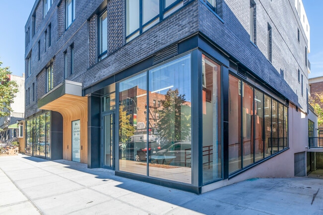 Plus de détails pour 625 Rogers Ave, Brooklyn, NY - Multi-résidentiel à vendre