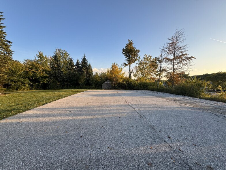 672 E Royalton Rd, Broadview Heights, OH à vendre - Photo du bâtiment - Image 2 de 12