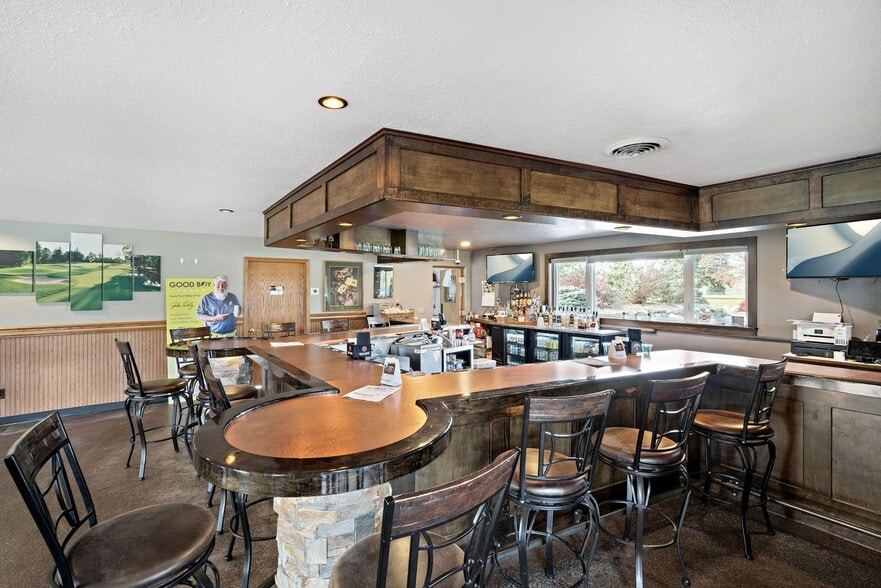 N2019 N River Rd, Campbellsport, WI à vendre - Photo du bâtiment - Image 2 de 7