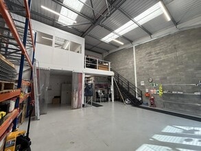 Lister Rd, Dursley for lease Interior Photo- Image 2 of 3