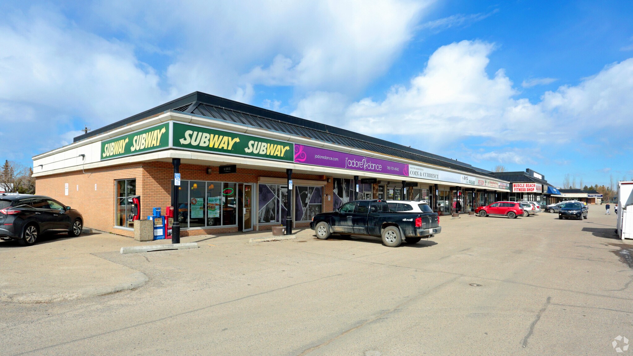 5860 111th St NW, Edmonton, AB for sale Primary Photo- Image 1 of 1