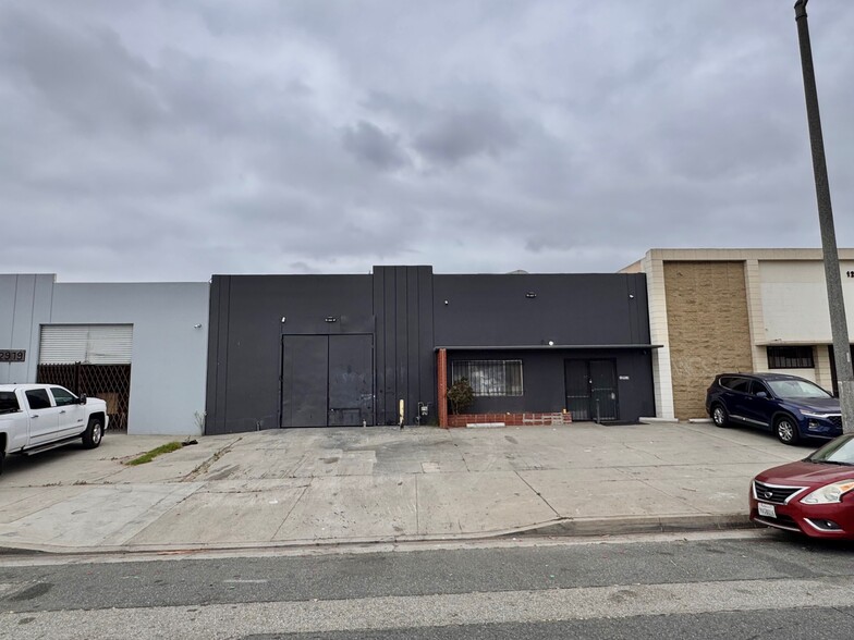12913 S Broadway, Los Angeles, CA for sale - Building Photo - Image 3 of 22