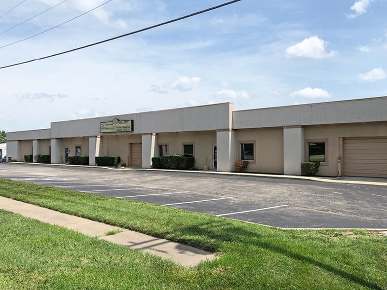 4311-4343 Merriam Dr, Overland Park, KS for lease - Building Photo - Image 2 of 4