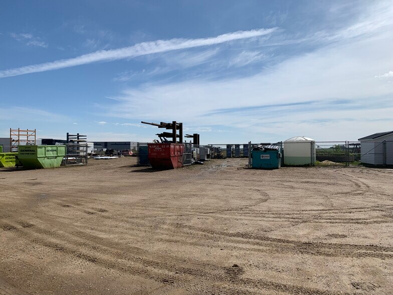 6905 39th St, Leduc, AB à vendre - Photo du bâtiment - Image 3 de 4