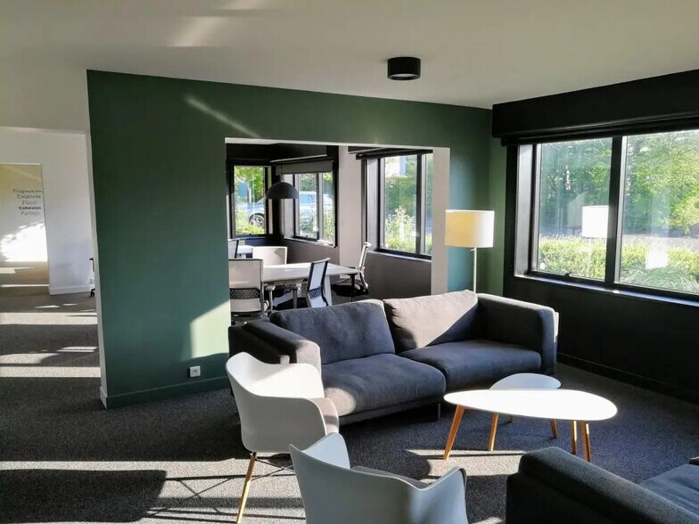Office in Villeneuve-d'Ascq for sale - Interior Photo - Image 1 of 5