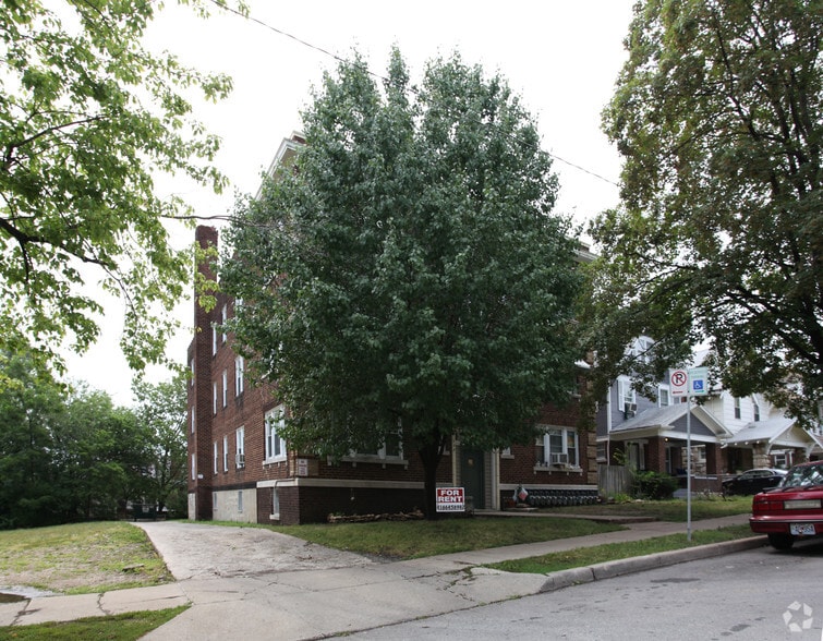 131 N Lawn Ave, Kansas City, MO for sale - Building Photo - Image 2 of 24