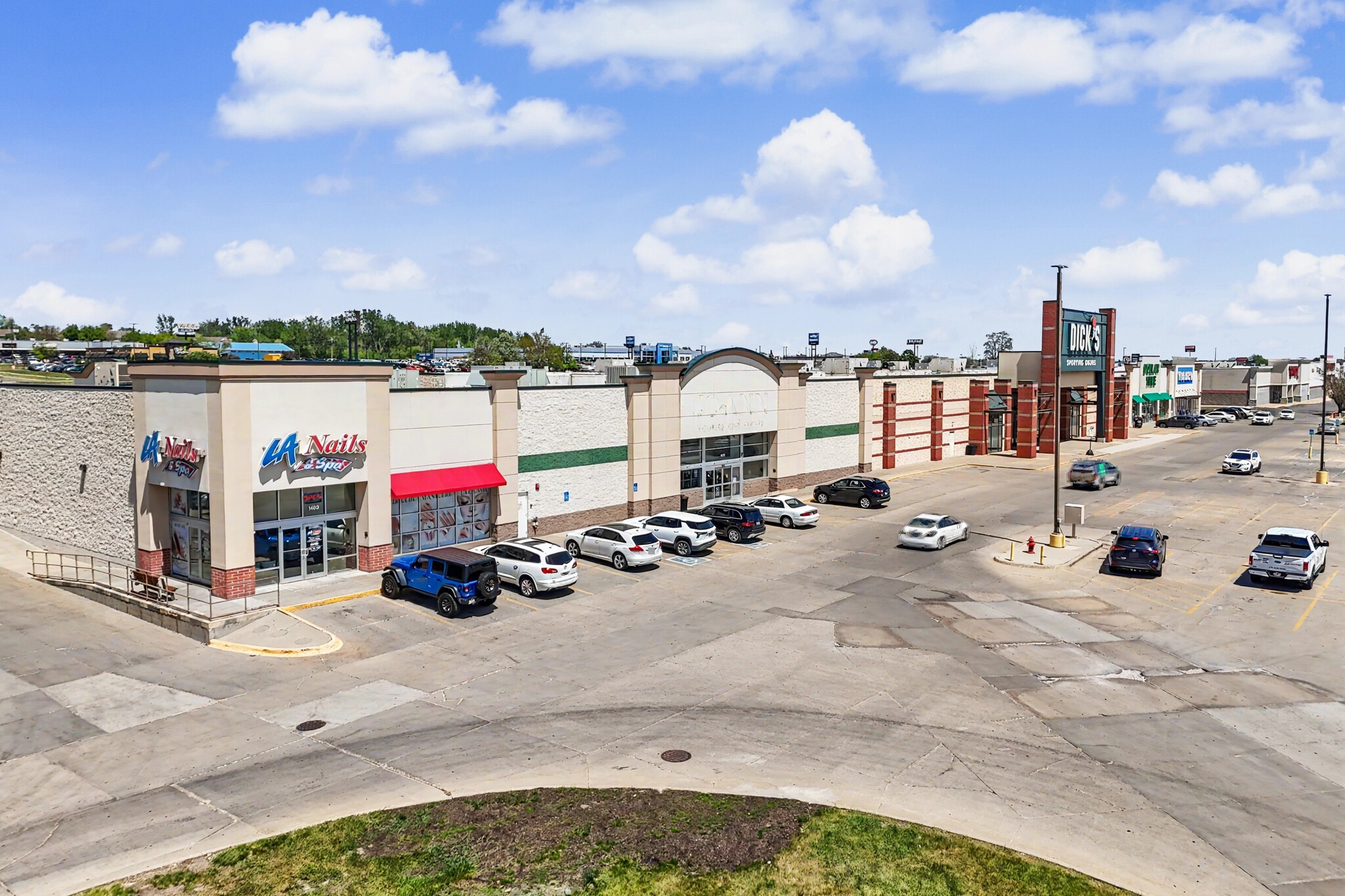 1407-1415 Flammang Dr, Waterloo, IA for lease Building Photo- Image 1 of 6