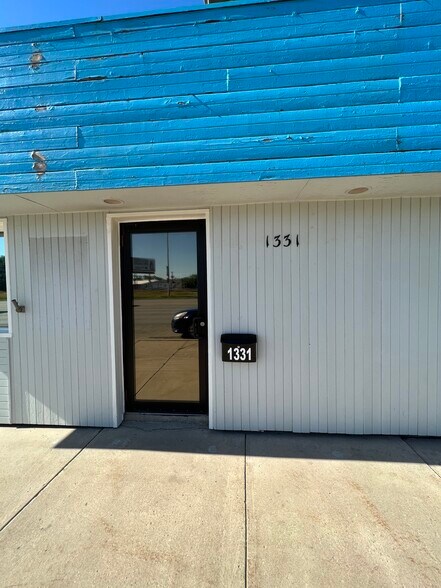 1329 West Main, Rapid City, SD for lease - Building Photo - Image 3 of 11