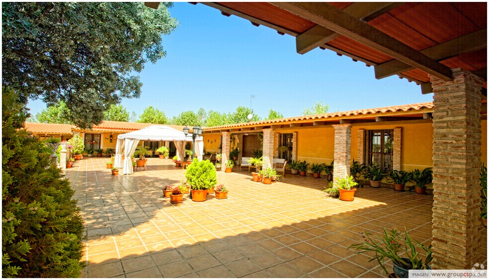 Camino de la Zarzuela, 65, Villaviciosa de Odón, Madrid à vendre - Photo du bâtiment - Image 2 de 18