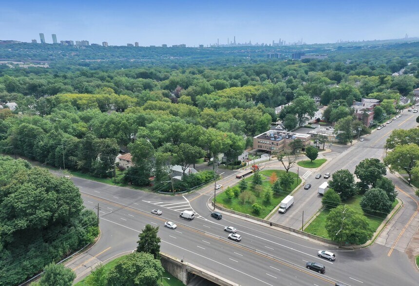 1086 Teaneck Rd, Teaneck, NJ à louer - Aérien - Image 2 de 9