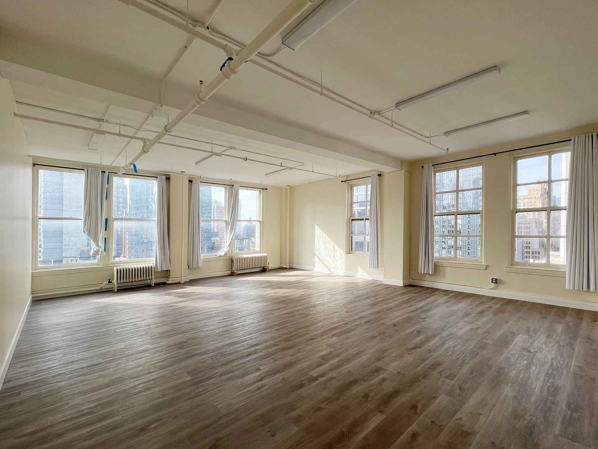 38 W 32nd St, New York, NY for lease Interior Photo- Image 1 of 5