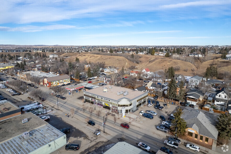 40A Elizabeth St, Okotoks, AB à louer - Aérien - Image 3 de 3