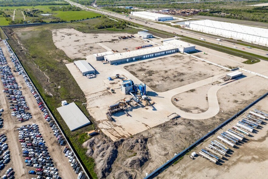 6800 S Interstate Highway 45, Wilmer, TX à louer - Photo du bâtiment - Image 1 de 27