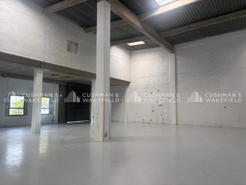 Chemin De La Bastide Blanche, Vitrolles for lease Interior Photo- Image 1 of 9