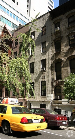 113 E 39th St, New York, NY à vendre - Photo du bâtiment - Image 2 de 23