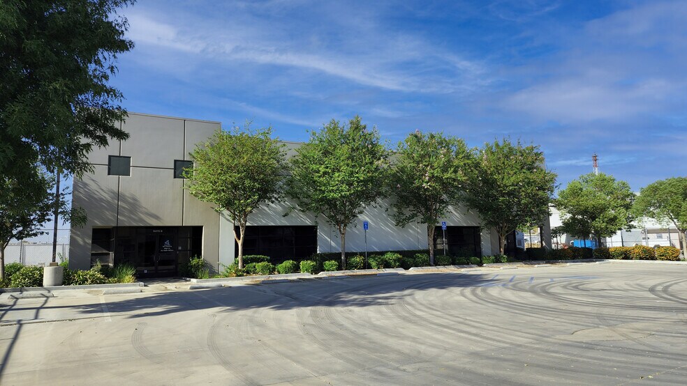 3441 Landco Dr, Bakersfield, CA à louer - Photo du bâtiment - Image 1 de 5