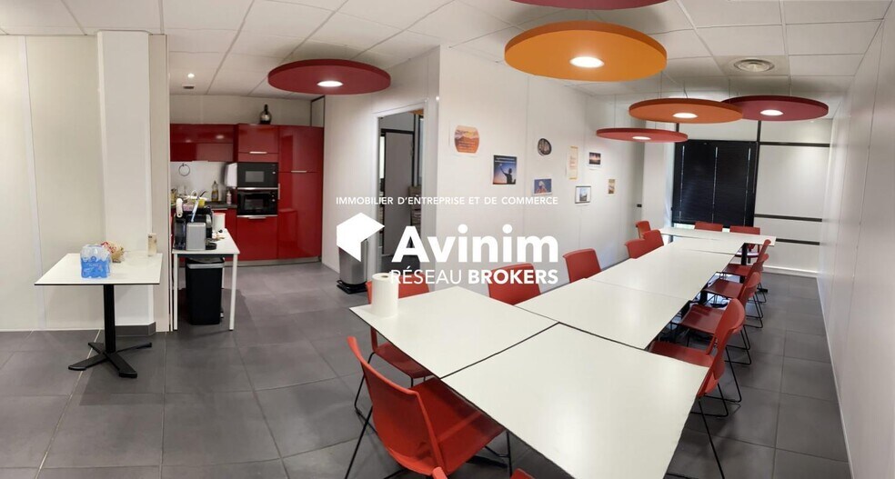 Office in Voiron for lease - Interior Photo - Image 2 of 13
