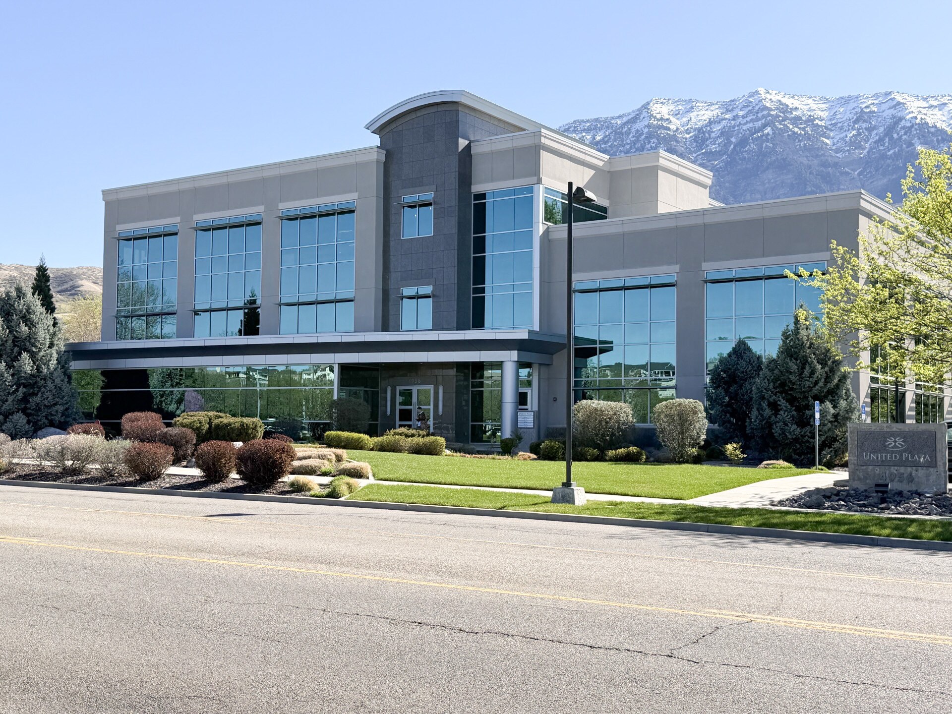 4956 N 300 W, Provo, UT à vendre Photo principale- Image 1 de 11
