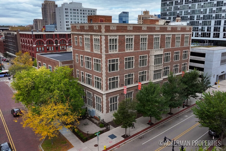 25 Sheldon Ave SE, Grand Rapids, MI for sale - Building Photo - Image 1 of 28