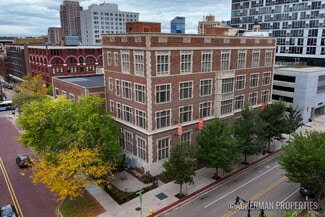 Plus de détails pour 25 Sheldon Ave SE, Grand Rapids, MI - Spécialité à vendre