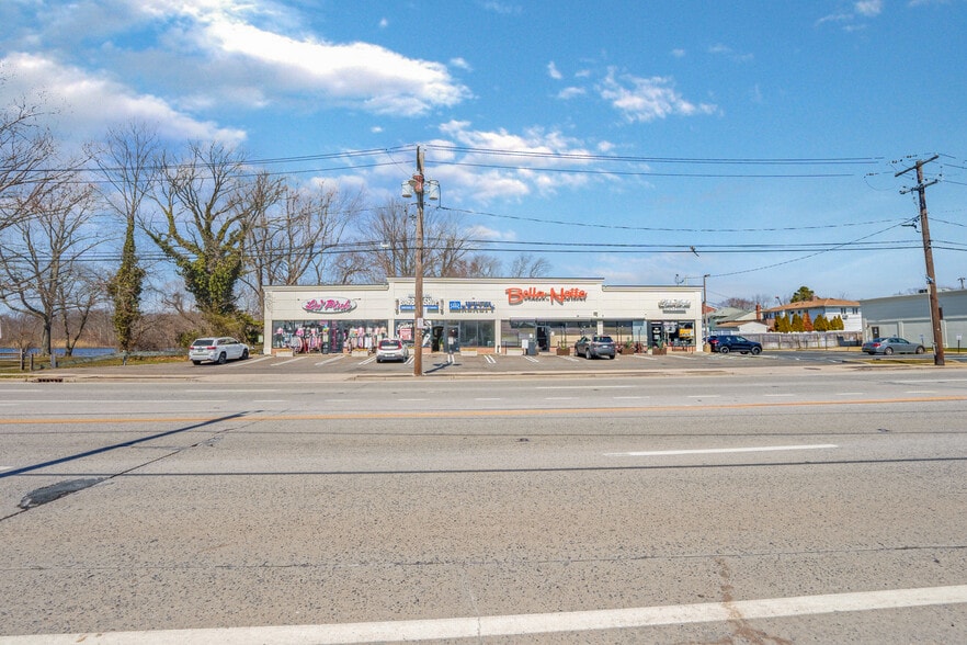 2947-2961 Merrick Rd, Wantagh, NY for lease - Primary Photo - Image 1 of 4