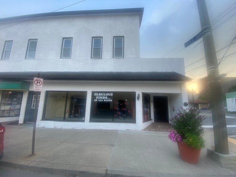 115 W Lackawanna Ave, Olyphant, PA à louer - Photo du bâtiment - Image 2 de 9