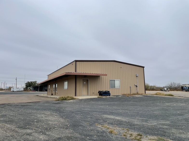 2075 FM 186, Carrizo Springs, TX for sale - Building Photo - Image 3 of 16