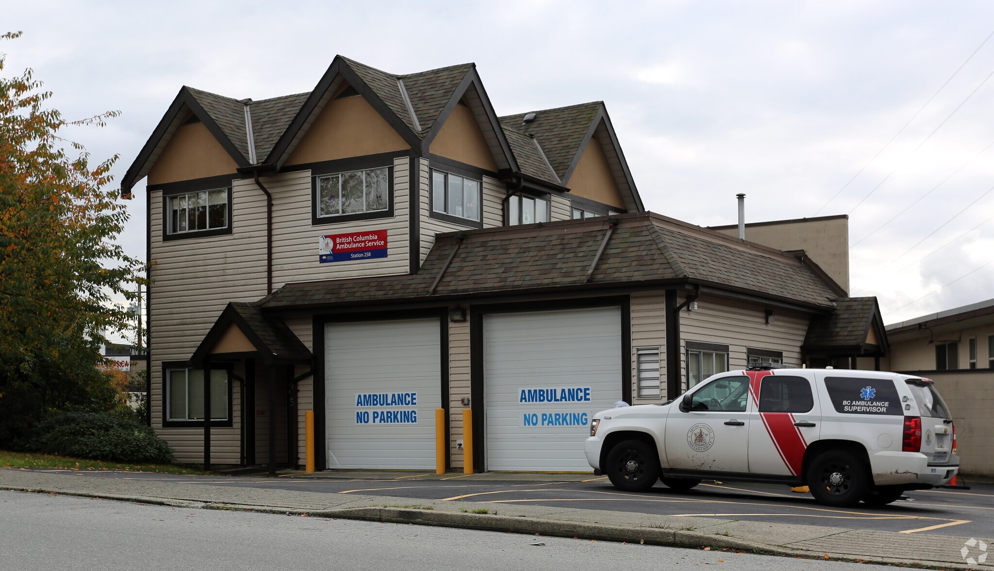 925 Douglas Rd, Burnaby, BC for sale Primary Photo- Image 1 of 1