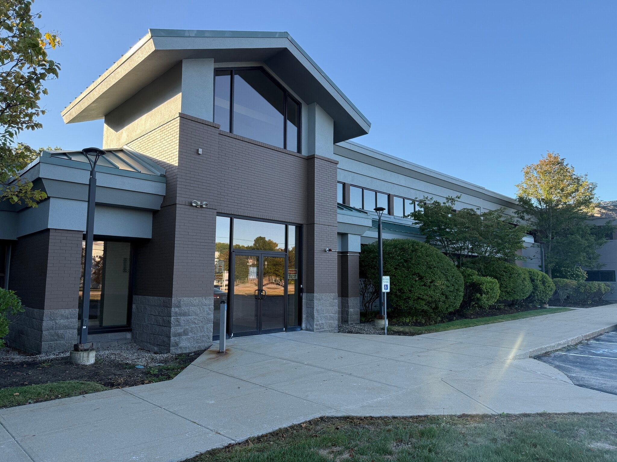 100 Borthwick Ave, Portsmouth, NH for lease Primary Photo- Image 1 of 7