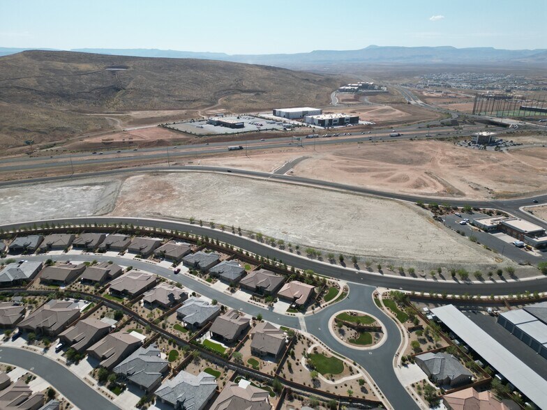 4617 Pioneer Rd, St George, UT à vendre - Photo du bâtiment - Image 2 de 11