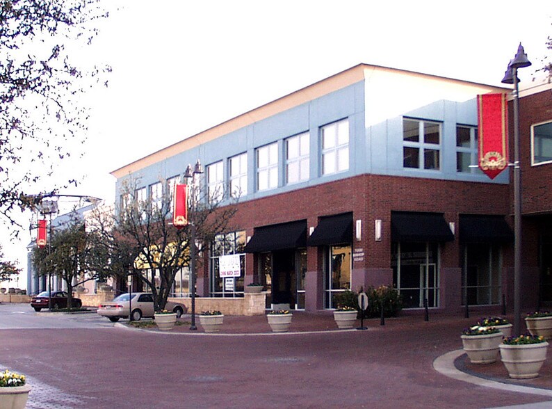 7200 Bishop Rd, Plano, TX à louer - Photo du bâtiment - Image 2 de 12