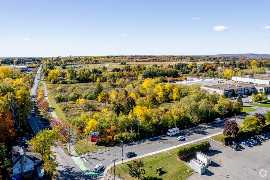 3 St Cedar, Sainte-anne-de-bellevue, QC à louer - Photo du bâtiment - Image 1 de 3