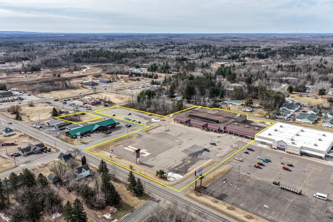 Plus de détails pour 400 W 9th St N, Ladysmith, WI - Commerce de détail aux enchères