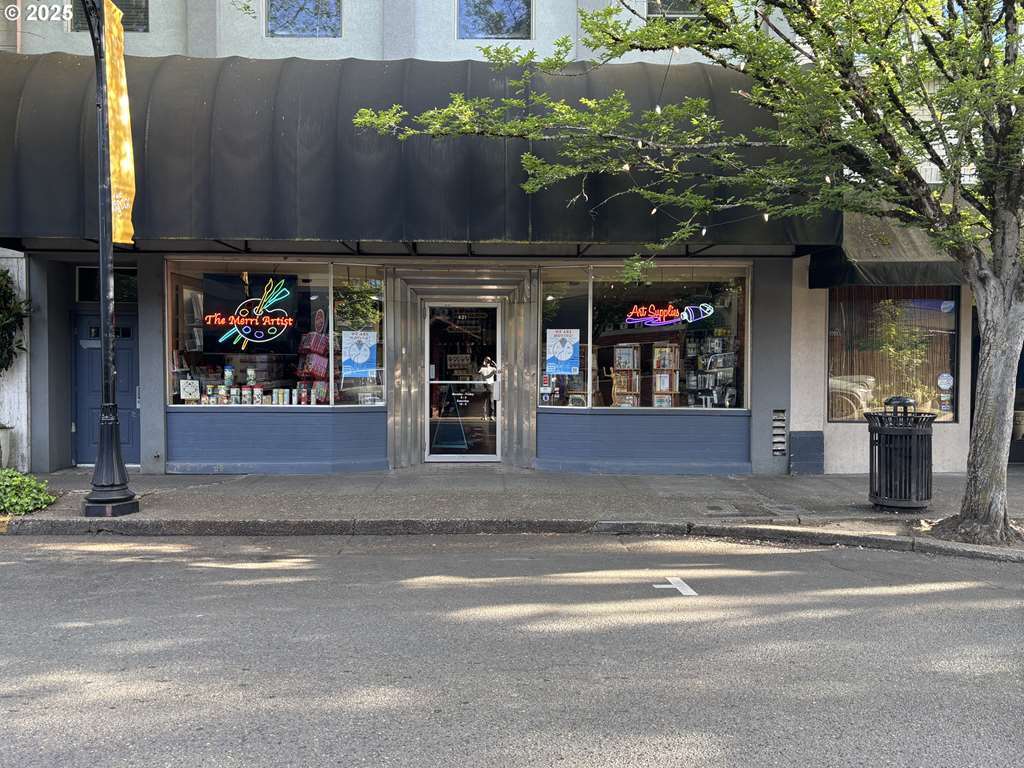 421 NE 3rd St, McMinnville, OR for lease Primary Photo- Image 1 of 2