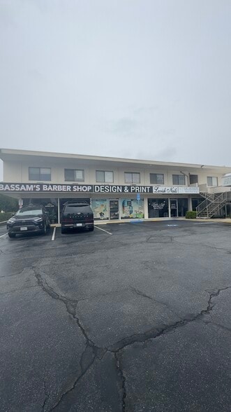 345 W Foothill Blvd, Glendora, CA for lease - Primary Photo - Image 2 of 4