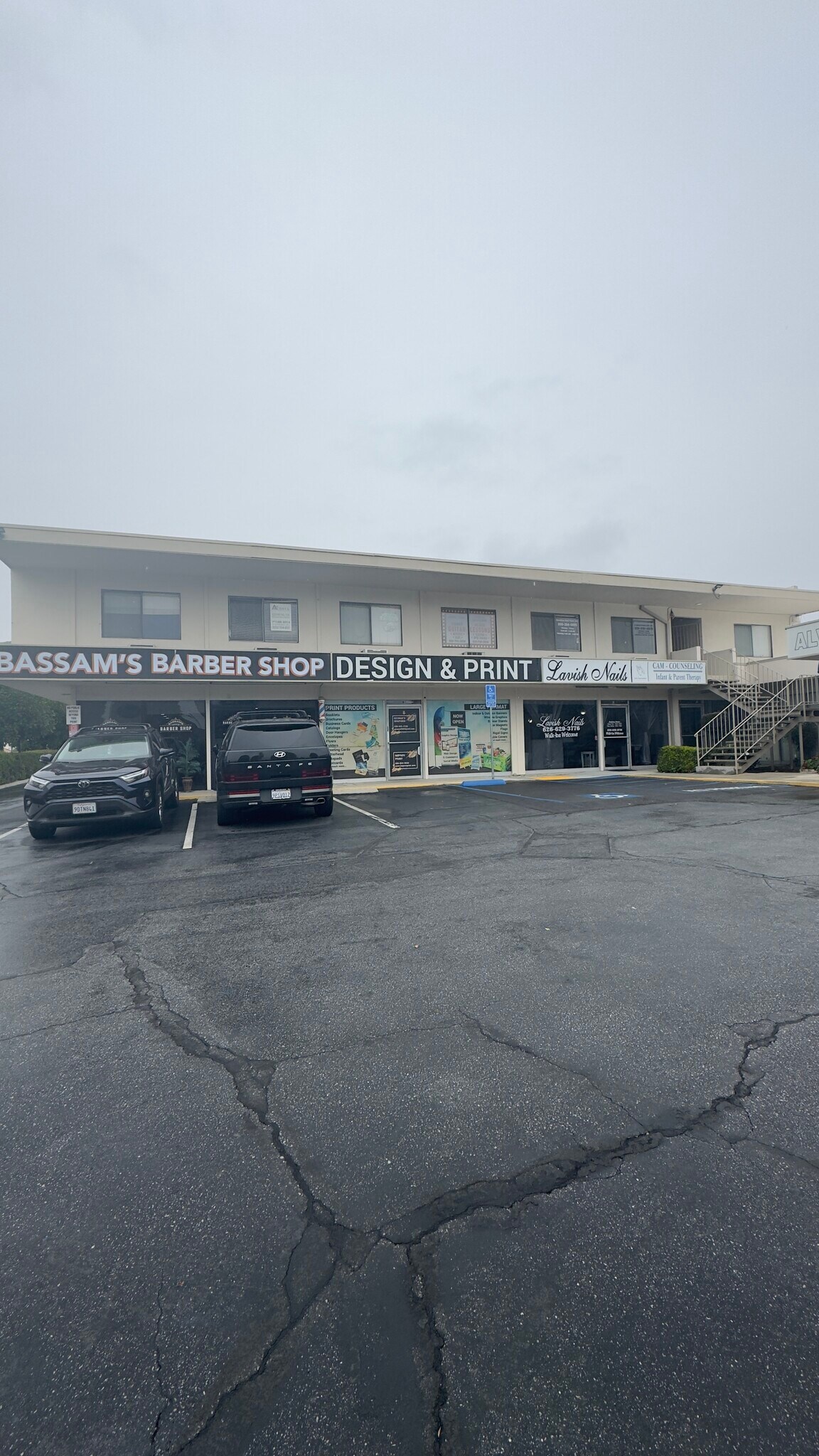345 W Foothill Blvd, Glendora, CA à louer Photo principale- Image 1 de 6