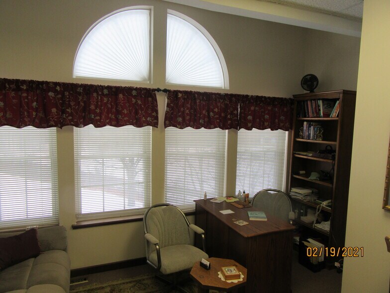 890 E Brighton Ave, Syracuse, NY à vendre - Photo du bâtiment - Image 2 de 6