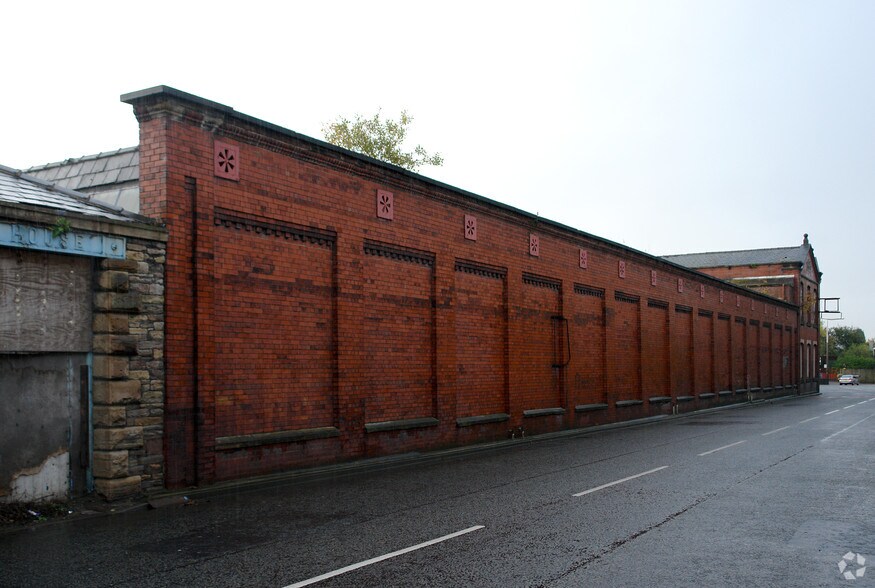 Whalley New Rd, Blackburn à louer - Photo du bâtiment - Image 2 de 4