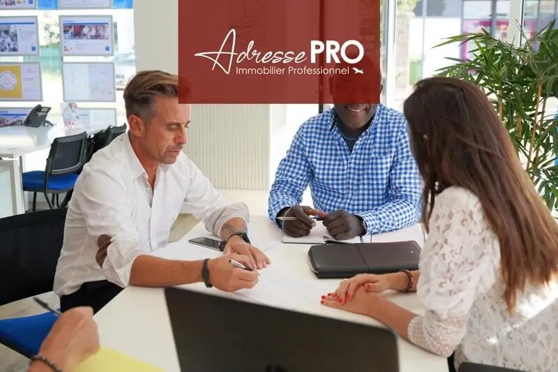 Commerce de détail dans Tours à louer Photo intérieure- Image 1 de 2