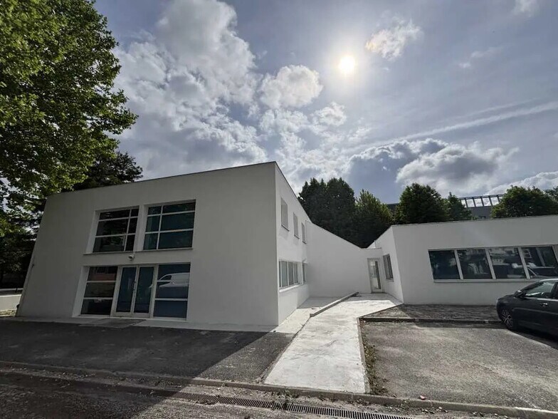Bureau dans Mérignac à louer - Photo du bâtiment - Image 2 de 12