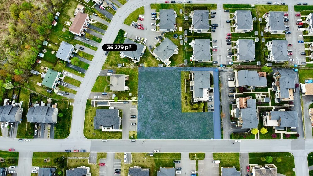 110 Rue Jean-Louis-Boudreau, Granby, QC for sale Primary Photo- Image 1 of 1