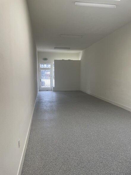 338-344 N La Brea Ave, Los Angeles, CA à louer - Photo intérieure - Image 2 de 7