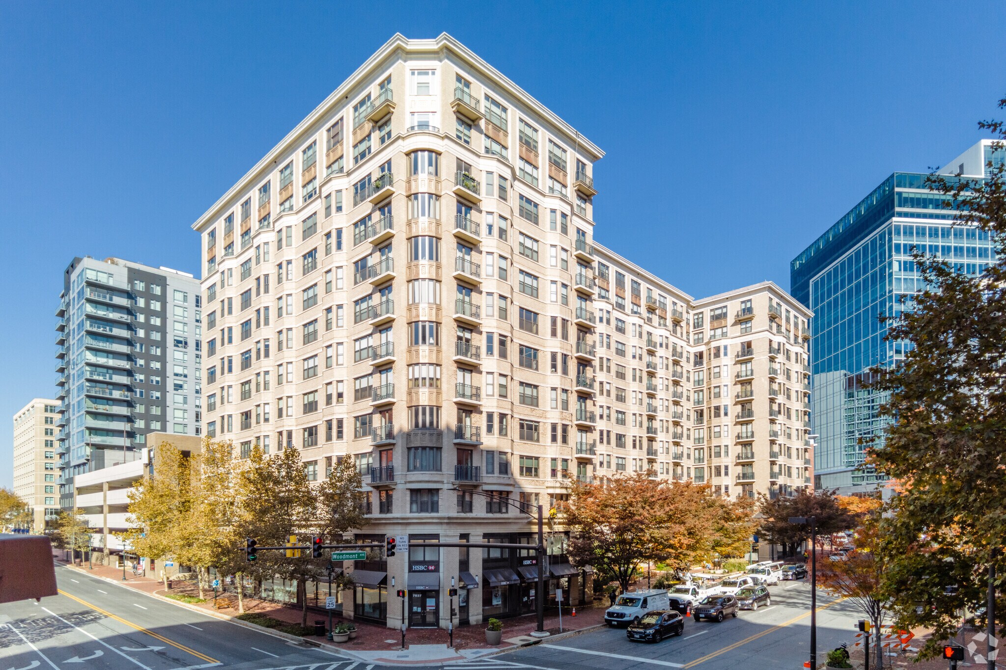 7710 Woodmont Ave, Bethesda, MD à louer Photo du bâtiment- Image 1 de 5