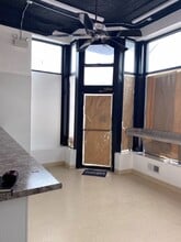 1734 W 35th St, Chicago, IL for lease Interior Photo- Image 2 of 14