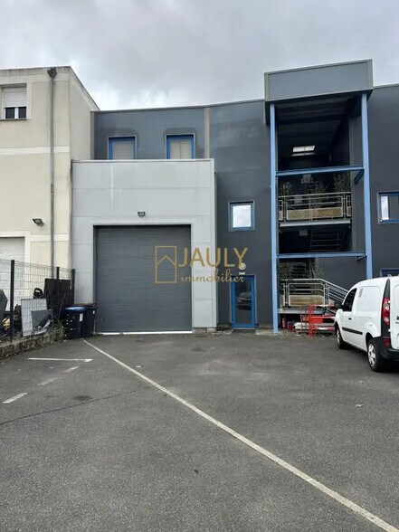 Flex in Mareuil-lès-Meaux for sale - Building Photo - Image 2 of 15