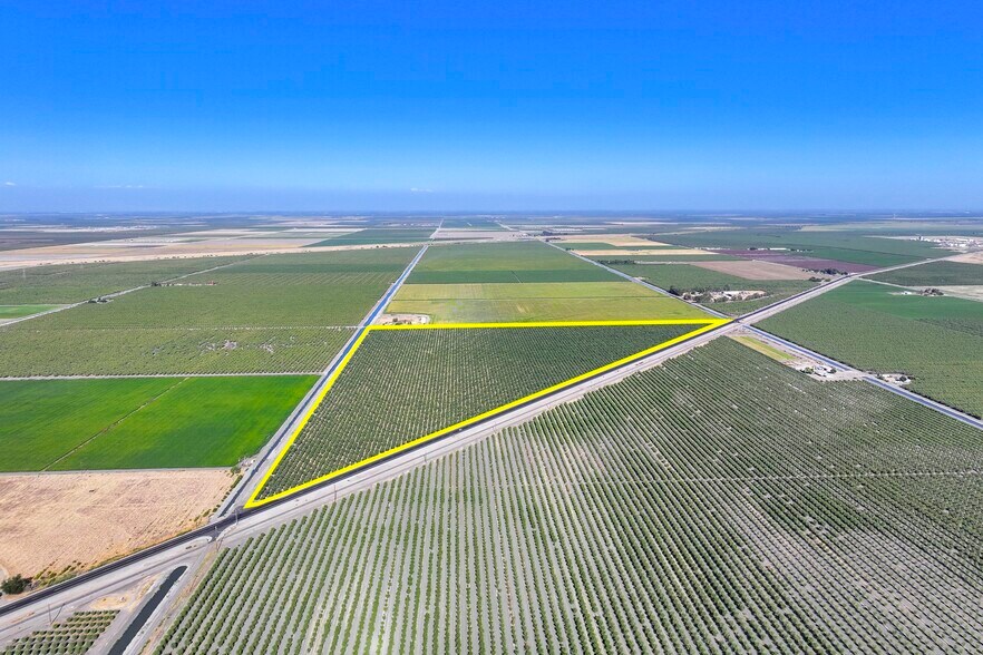 W Huntsman, San Joaquin, CA à vendre - Photo du bâtiment - Image 1 de 12