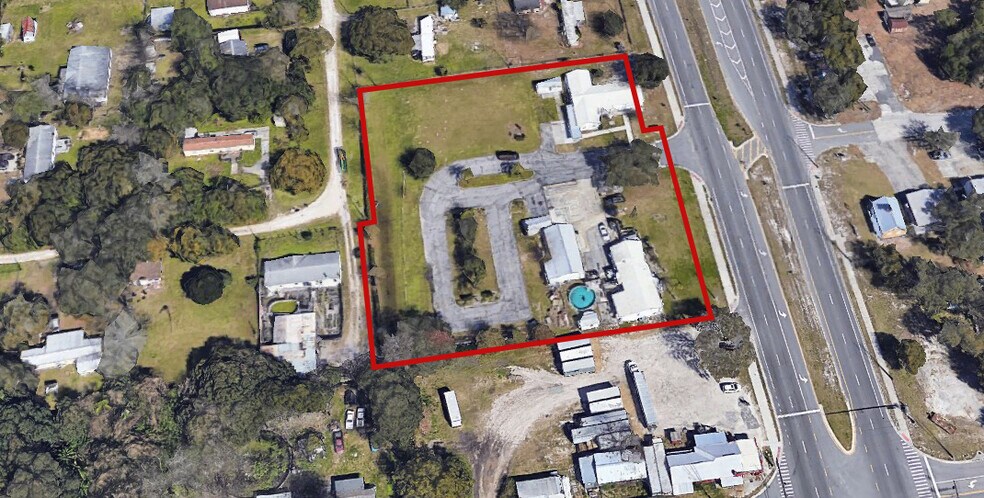 870 N Narcoossee Rd, Saint Cloud, FL à louer - Photo du bâtiment - Image 1 de 2