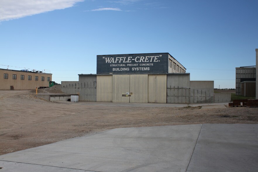 2500 E 9th St, Hays, KS for sale - Primary Photo - Image 1 of 18