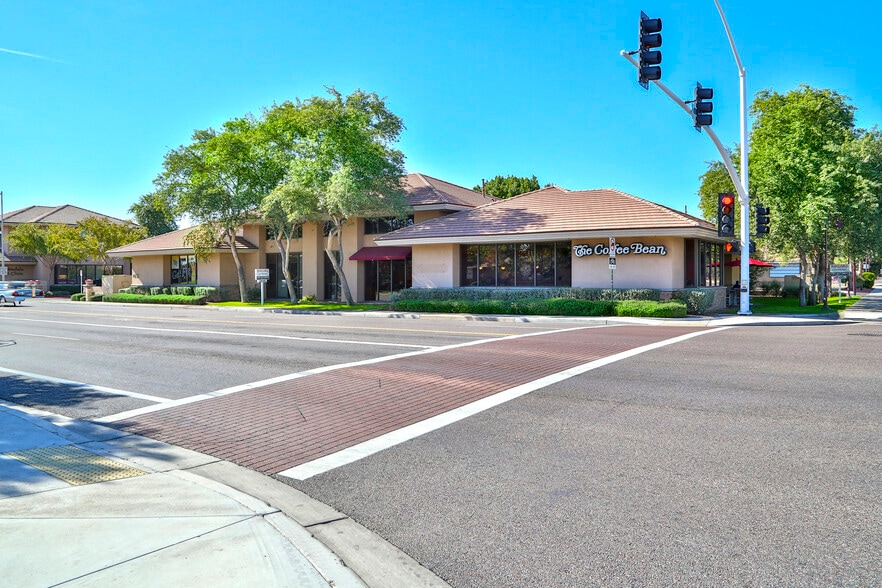 4032 N Miller Rd, Scottsdale, AZ à louer - Photo du bâtiment - Image 2 de 3